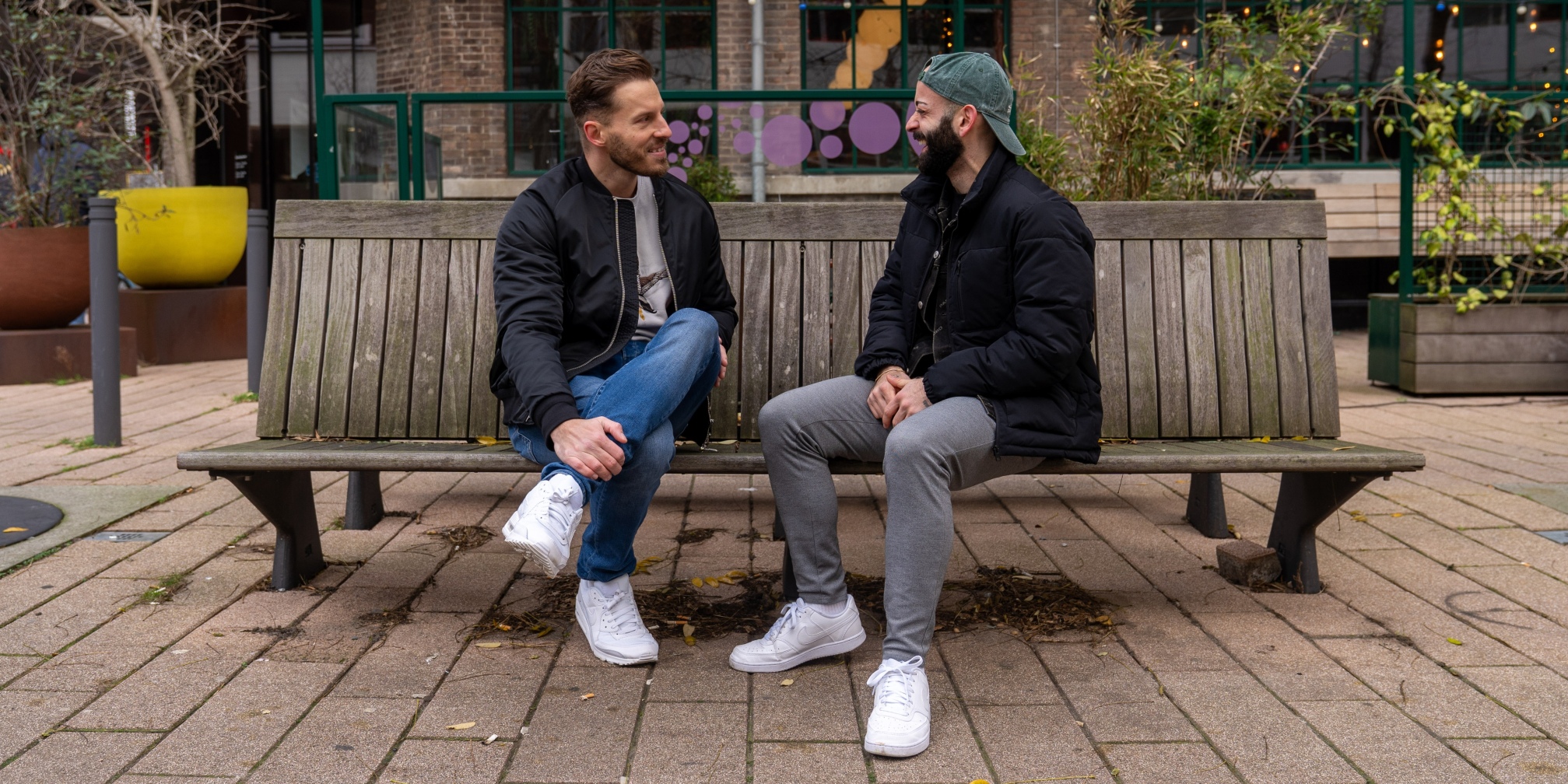 Dani en Jeroen van podcast Niets onder het tapijt